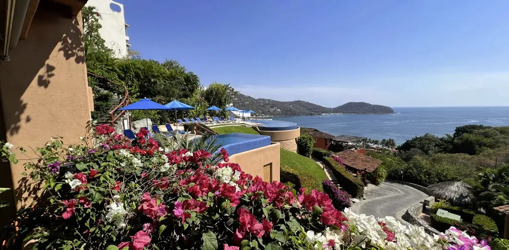 A View At The Sea condo and pool