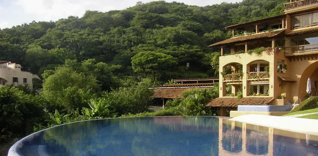 A View At The Sea condo and pool